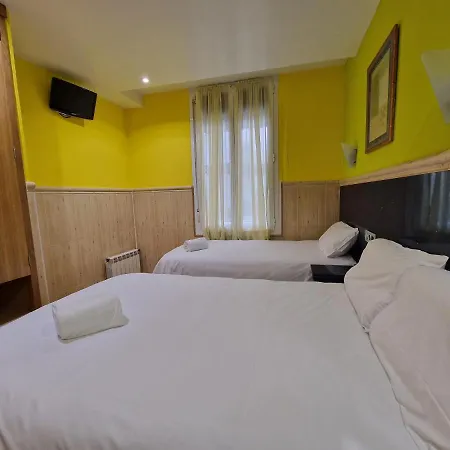 Izar Bat Guest house San Sebastian