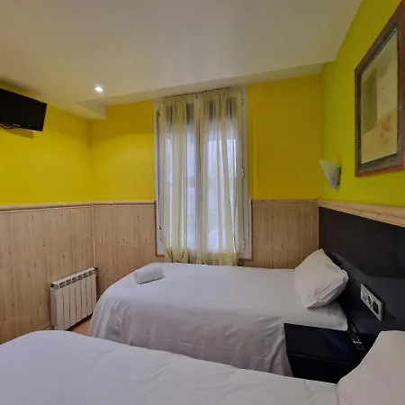Izar Bat Guest house *